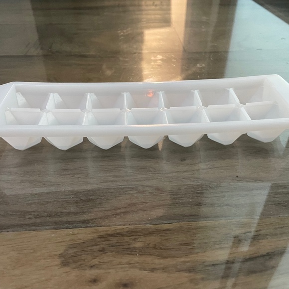Like New 3-Piece Set Mini-Ice Cube Trays - Picture 3 of 12